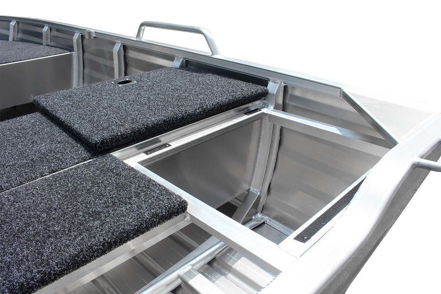 13 foot Aluminum V Hull Fishing Boat back(001)